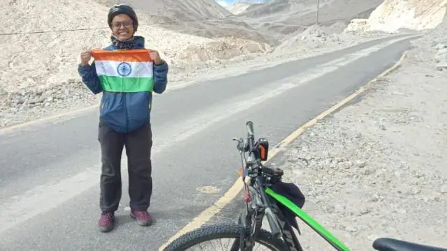  पहाड़ की बेटी ने शिवांगी राणा साइकिल से नापी नीती – माणा घाटी