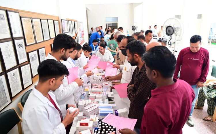 Special Health Camp For Media Personals And Families: सीएम धामी की पहल पर देहरादून में पत्रकारों के लिए विशेष स्वास्थ्य कैंप, 350 जांच, बनाई गई आभा आईडी