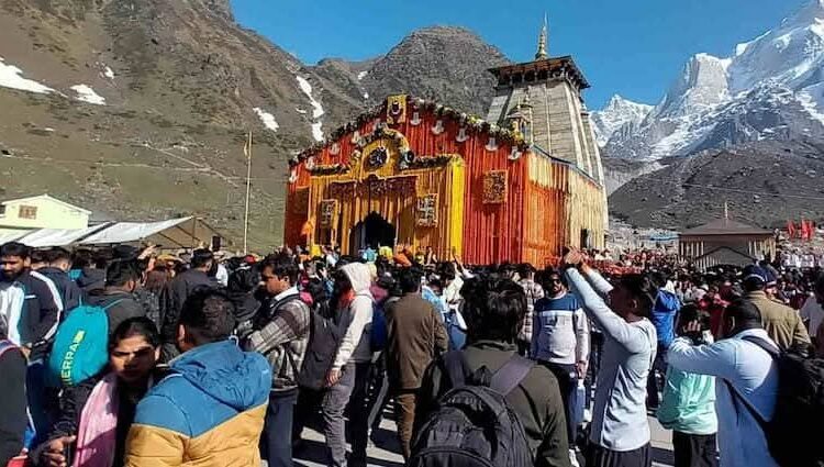 Uttarakhand: चारधाम यात्रा में 32 लाख श्रद्धालु पहुंचे, अन्य तीर्थ स्थलों पर भी बढ़ी रौनक, उत्तराखंड की आर्थिकी को मिला नया संबल