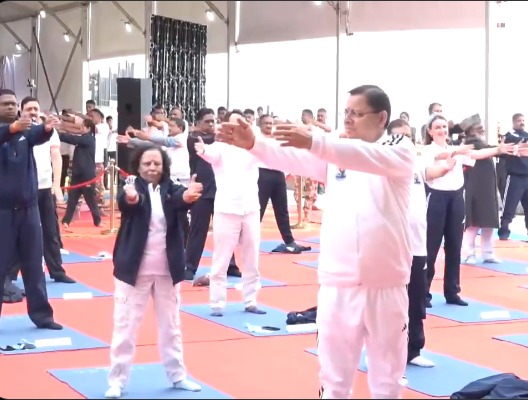 International Yoga Day 2025: मुख्यमंत्री पुष्कर सिंह धामी ने गैरसैंण में किया योग, कहा- “आज पूरी दुनिया का योग बन गया है”