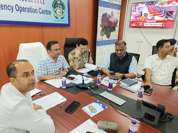 Uttarkashi Cloudburst: उत्तरकाशी धराली आपदा, बादल फटने से मची तबाही, राहत और बचाव कार्य जारी, वायुसेना समेत सभी एजेंसियां सक्रिय