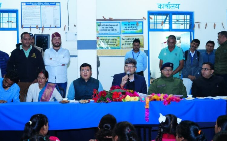 Chamoli: चमोली के मालसी गांव में “सरकार आपके द्वार” कार्यक्रम, ग्रामीणों ने रखी समस्याएं