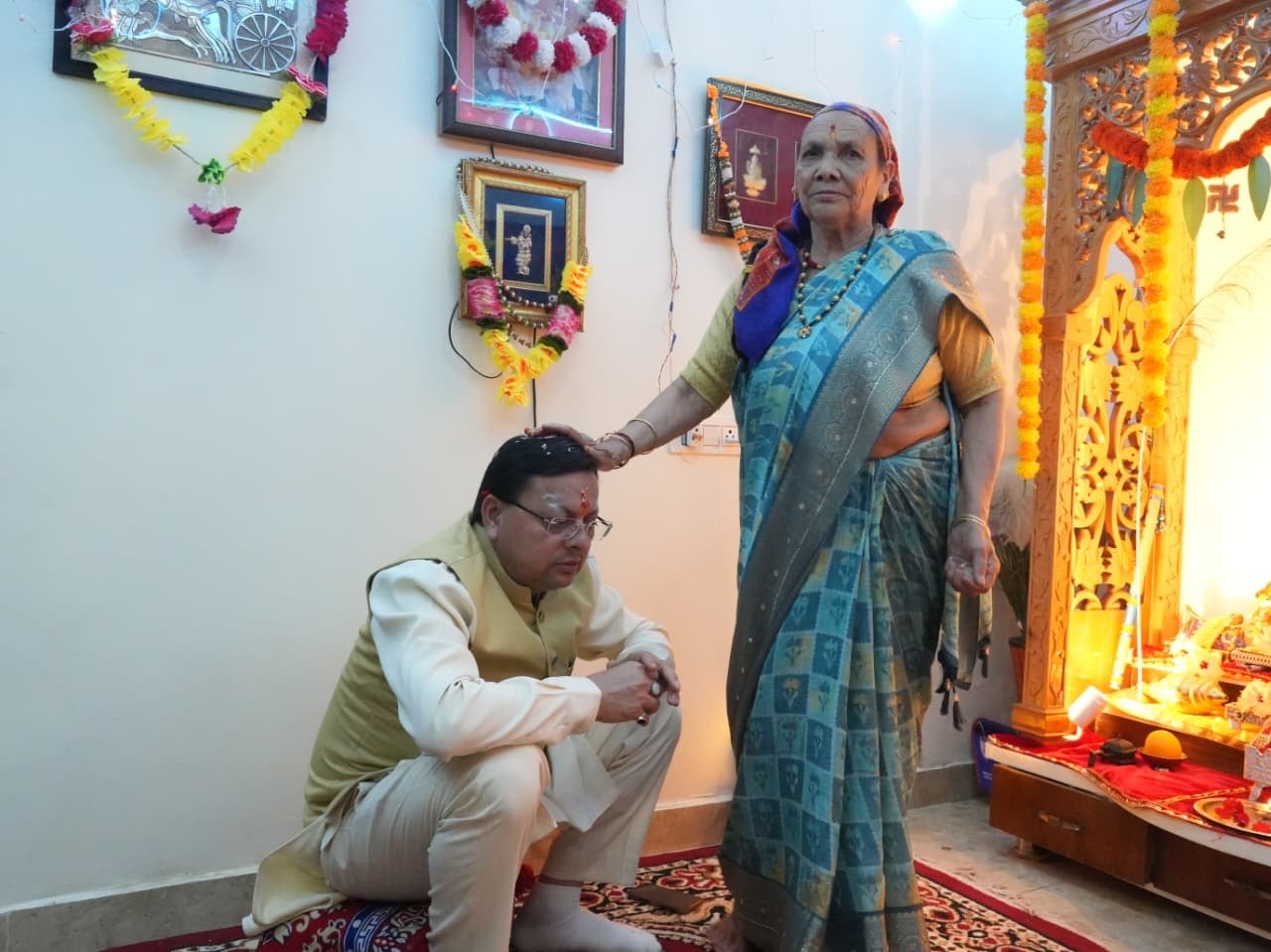 Bhaiya Dooj 2025: मुख्यमंत्री पुष्कर सिंह धामी ने खटीमा में भैया दूज उत्सव मनाया, बहनों को दी शुभकामनाएं 1 570269101 1126695976300099 5916940366205456993 n 1
