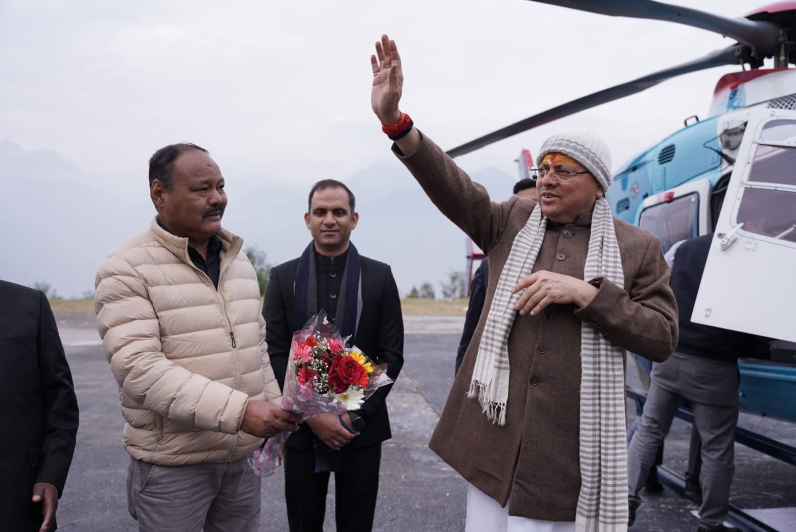 Munsyari Visit: मुख्यमंत्री पुष्कर सिंह धामी का मुनस्यारी दौरा: सीमान्त विकास और जनसंपर्क पर दिया विशेष जोर 1 571221054 1131156812520682 3102635344119801678 n