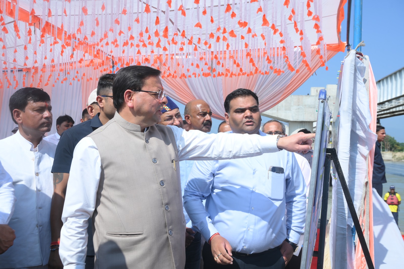 Banbasa Land Port: चंपावत में बनबसा लैंड पोर्ट परियोजना का स्थलीय निरीक्षण किए मुख्यमंत्री पुष्कर सिंह धामी 2 CM Photo 02 dt. 24 October 2025