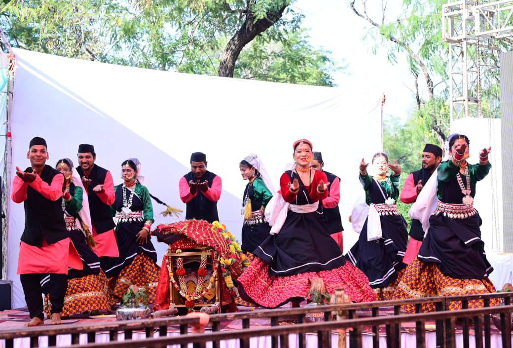 Ramnagar Jan-Van Mahotsav: मुख्यमंत्री पुष्कर सिंह धामी ने रामनगर में राज्य स्तरीय जन-वन महोत्सव का किया शुभारंभ 3 578680735 1138635601772803 8223803812506955154 n