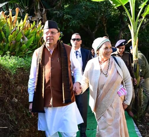  Tundi-Barmaun visit: मुख्यमंत्री धामी ने पिथौरागढ़ के पैतृक गांव टुंडी–बारमौं का दौरा कर ग्रामीणों से भेंट की