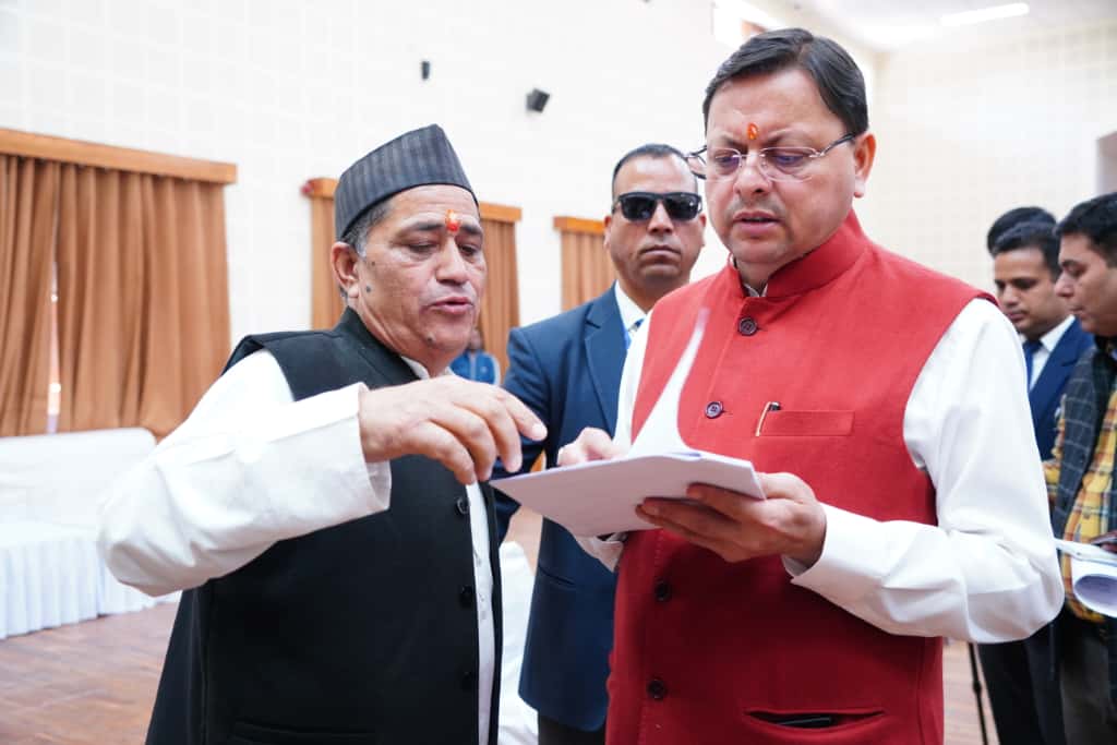 Public Problems Haridwar: मुख्यमंत्री धामी ने जनता मिलन कार्यक्रम में सुनी जन समस्याएं, अधिकारियों को दिए त्वरित निस्तारण के निर्देश 1 CM Photo 03 dt. 11 November 2025