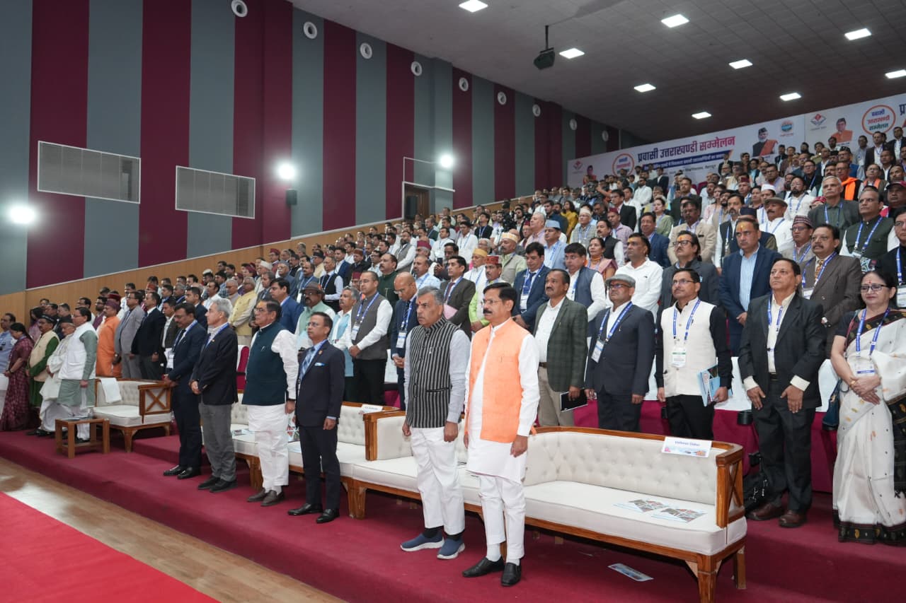 Pravasi Uttarakhandi Sammelan: मुख्यमंत्री पुष्कर सिंह धामी ने प्रवासी उत्तराखंडी सम्मेलन का किया शुभारंभ 3 CM Photo 12 dt. 05 November 2025
