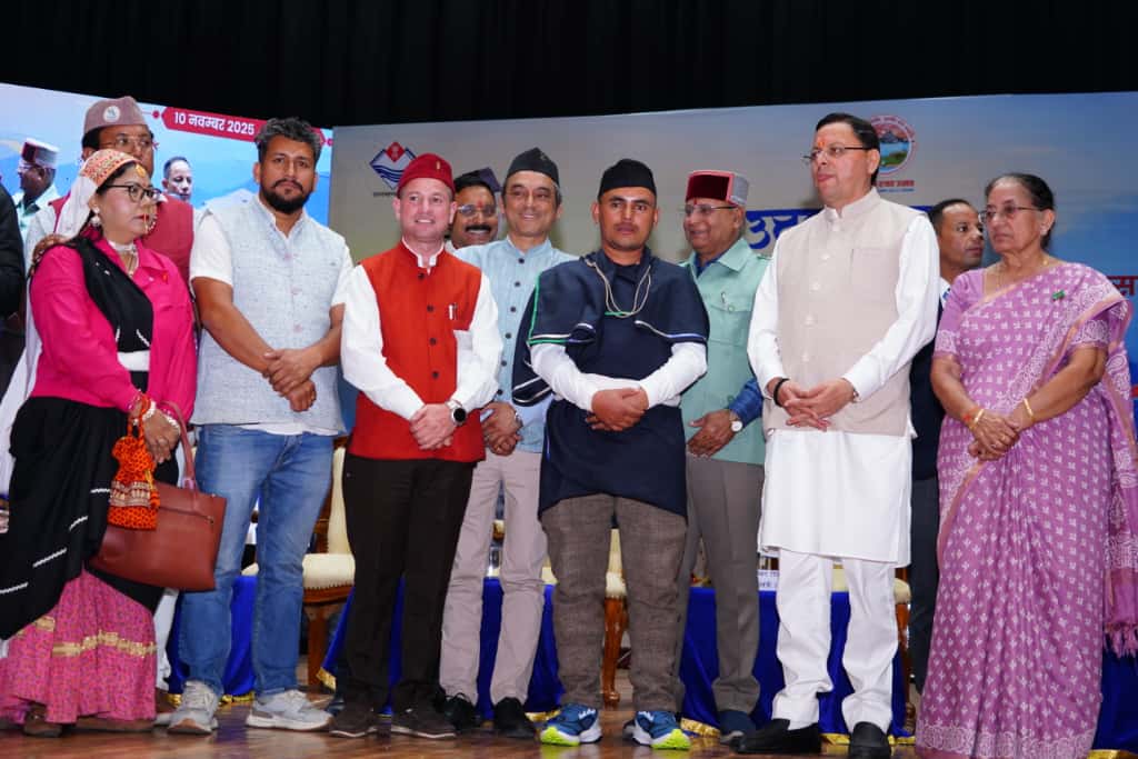 Uttarakhand @25 celebration: उत्तराखंड @25: रोमांच, अध्यात्म और संस्कृति का भव्य उत्सव, मुख्यमंत्री धामी ने किया कार्यक्रम का शुभारंभ 1 CM Photo 20 dt. 10 November 2025