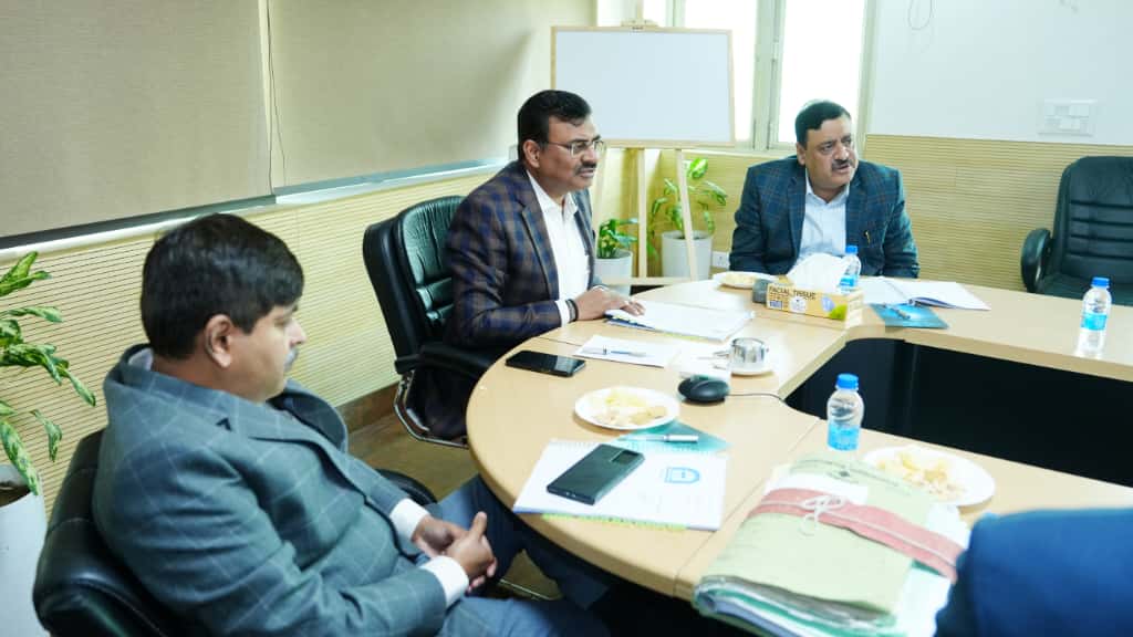 Uttarakhand Industrial Development: उत्तराखंड में औद्योगिक विकास का नया दौर, मुख्य सचिव आनंद बर्द्धन ने सिडकुल बोर्ड बैठक में दिए बड़े निर्देश 1 CS Photo 04 dt. 15 November 2025