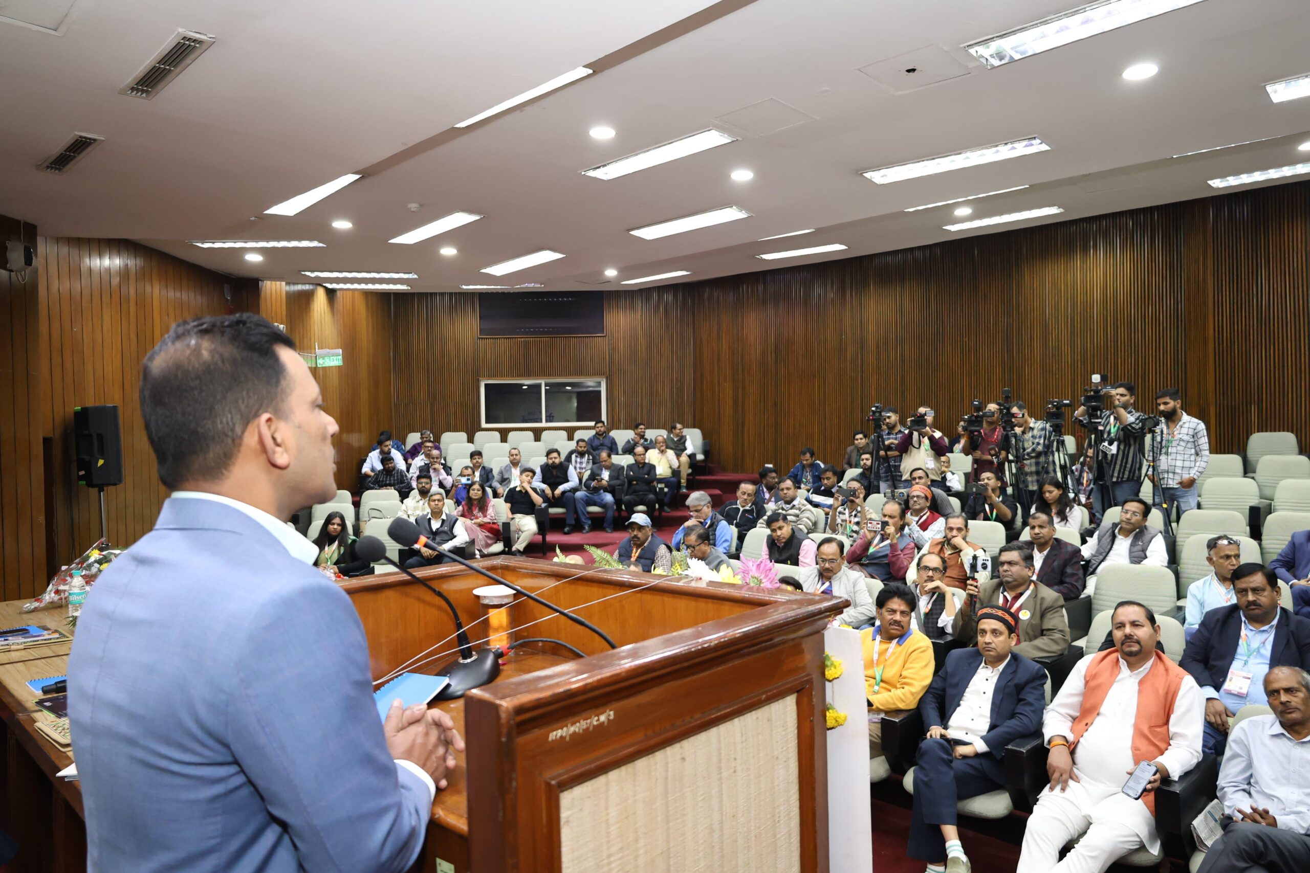 अंतर्राष्ट्रीय व्यापार मेला 2025 में बिहार ने रच दिया इतिहास! निवेश के लिए 'भारत का सर्वश्रेष्ठ' पैकेज घोषित, 'विकसित बिहार' के संकल्प पर मुहर- 3 IMG 20251123 WA0047 1 scaled