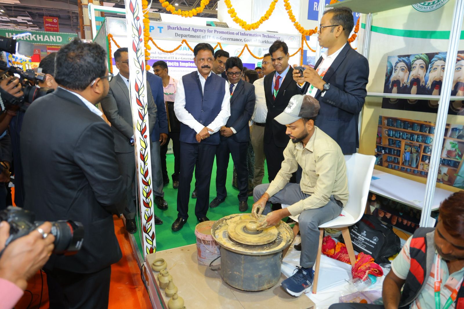 IITF 2025 Jharkhand: भारतीय अंतरराष्ट्रीय व्यापार मेले में झारखंड ने प्रदर्शित की अपनी विशिष्टता, फोकस स्टेट के रूप में आकर्षण का केंद्र बना प्रदेश 2 WhatsApp Image 2025 11 14 at 6.38.07 PM