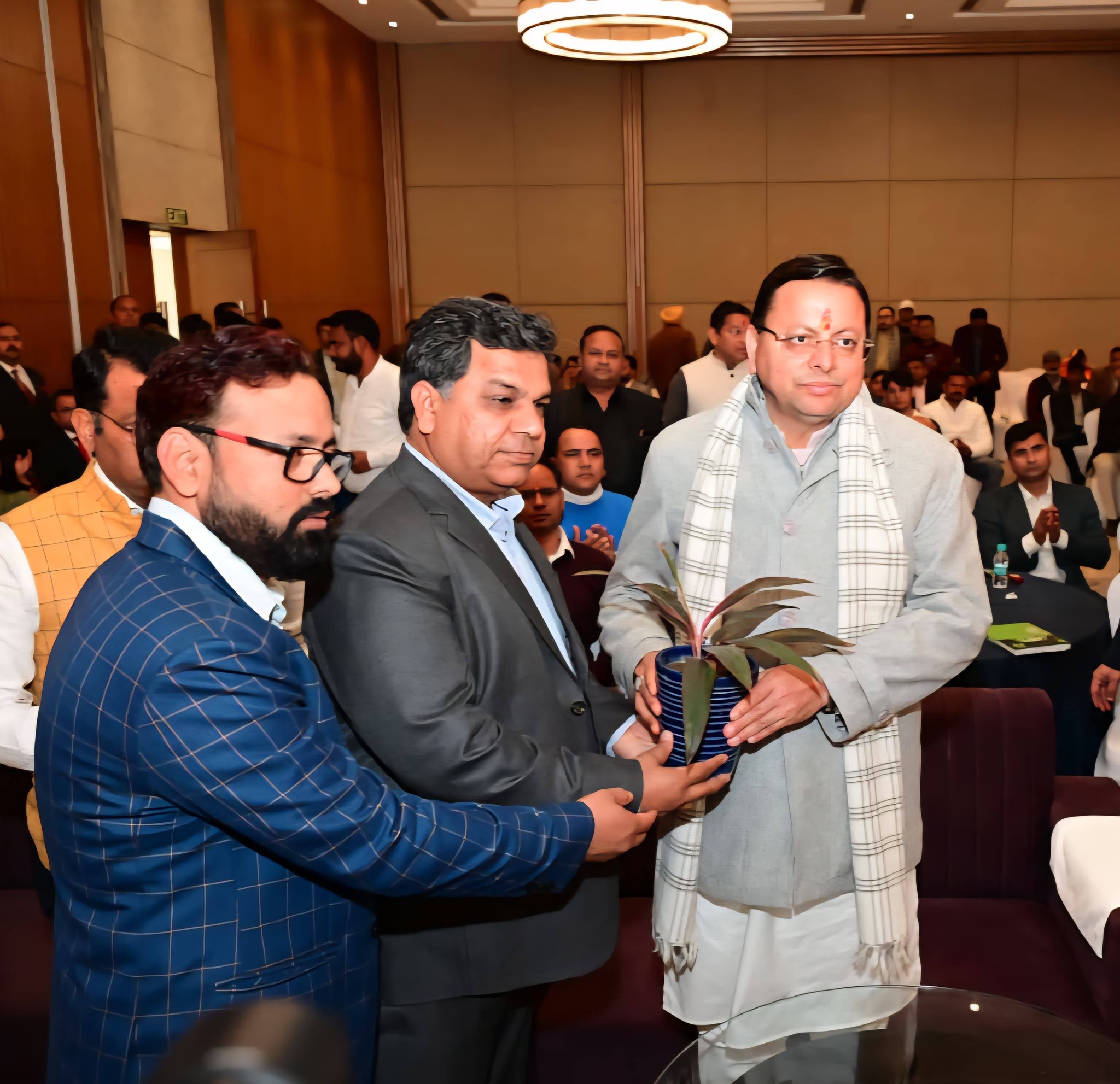 Uttarakhand government projects: कुमाऊं उदय सम्मान समारोह में मुख्यमंत्री पुष्कर सिंह धामी ने किया सम्मान, विकास योजनाओं पर बोले—“तराई को आधुनिक और समृद्ध बनाना संकल्प” 1 597861745 1165611005741929 1866124152836102777 n